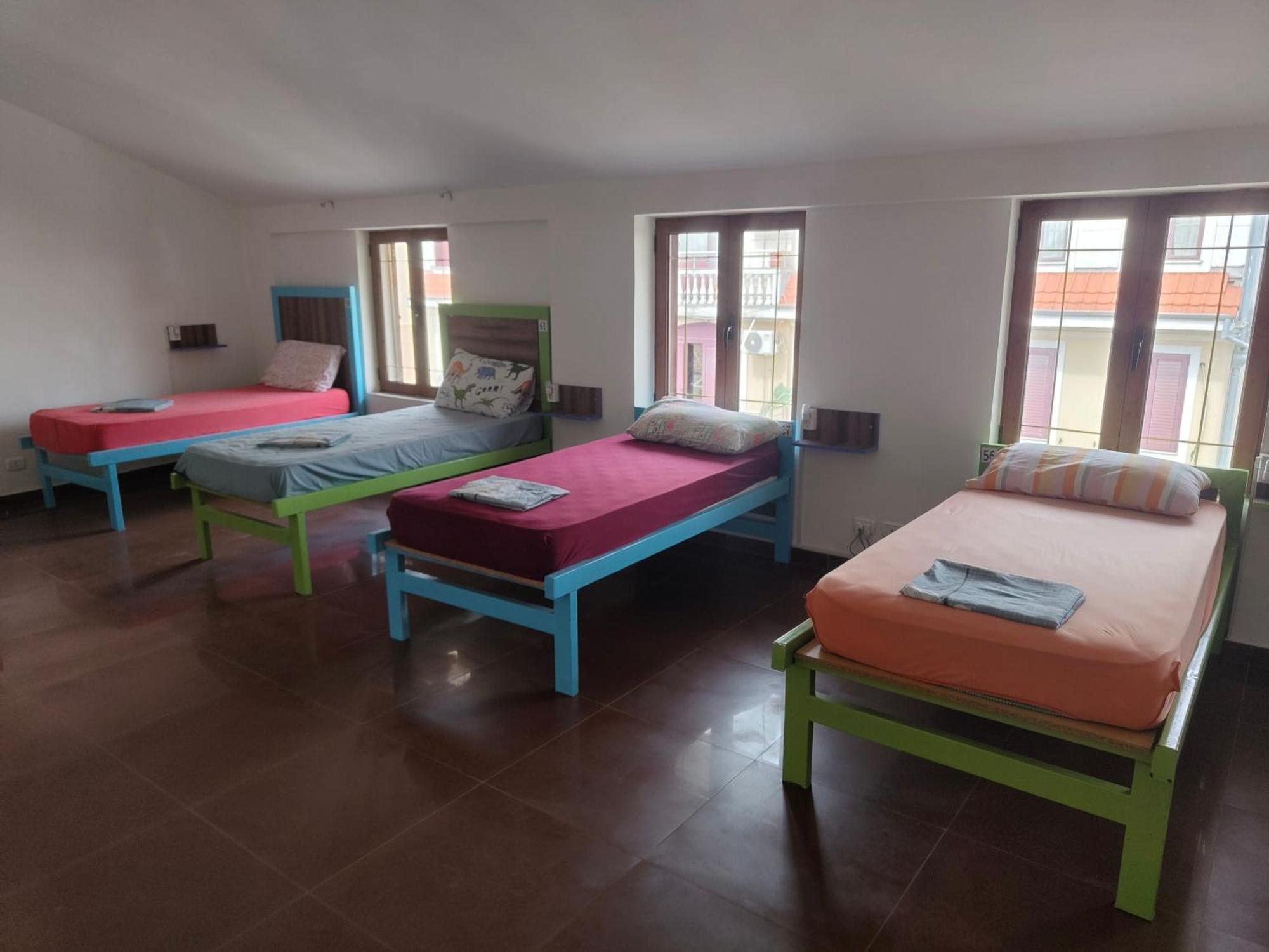 Tias Hostal *