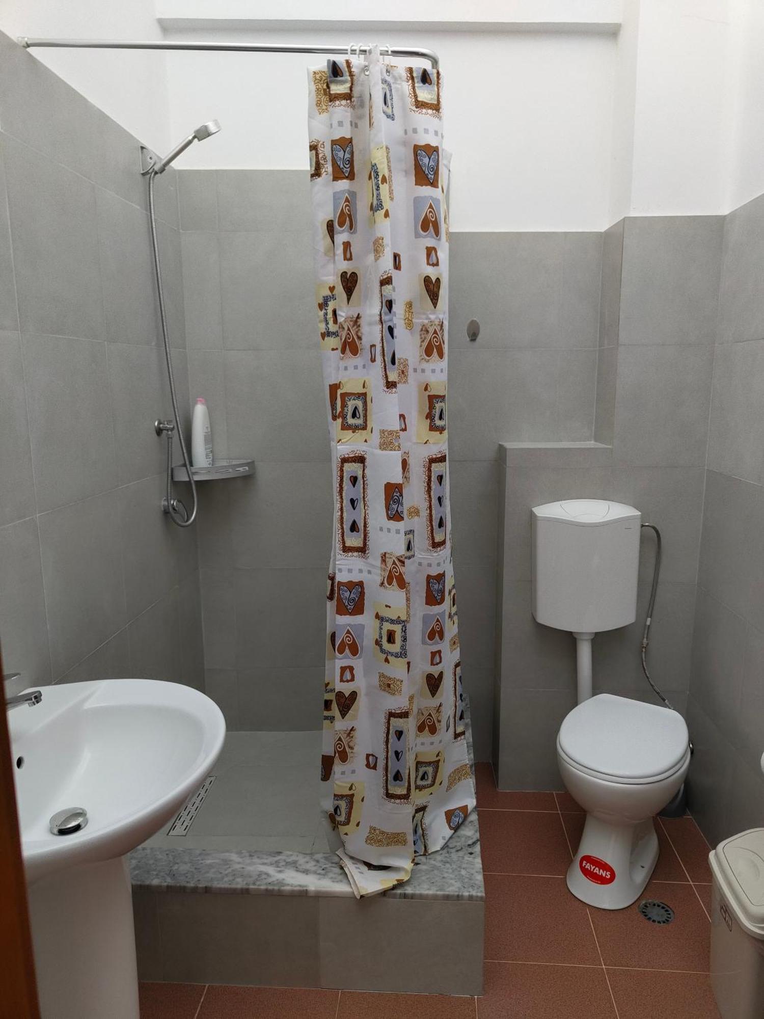 Tias * Shkodër